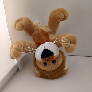 🍎cute lion plushie